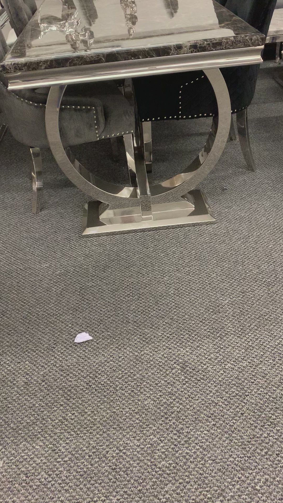 Arianna Marble Dining Table With Valentino Lion Knocker Chairs